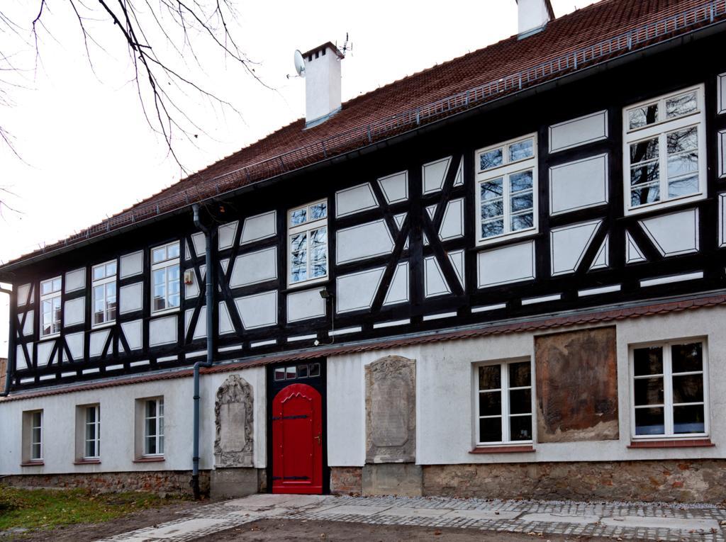 Barokowy Zakatek Bed & Breakfast Swidnica  Luaran gambar