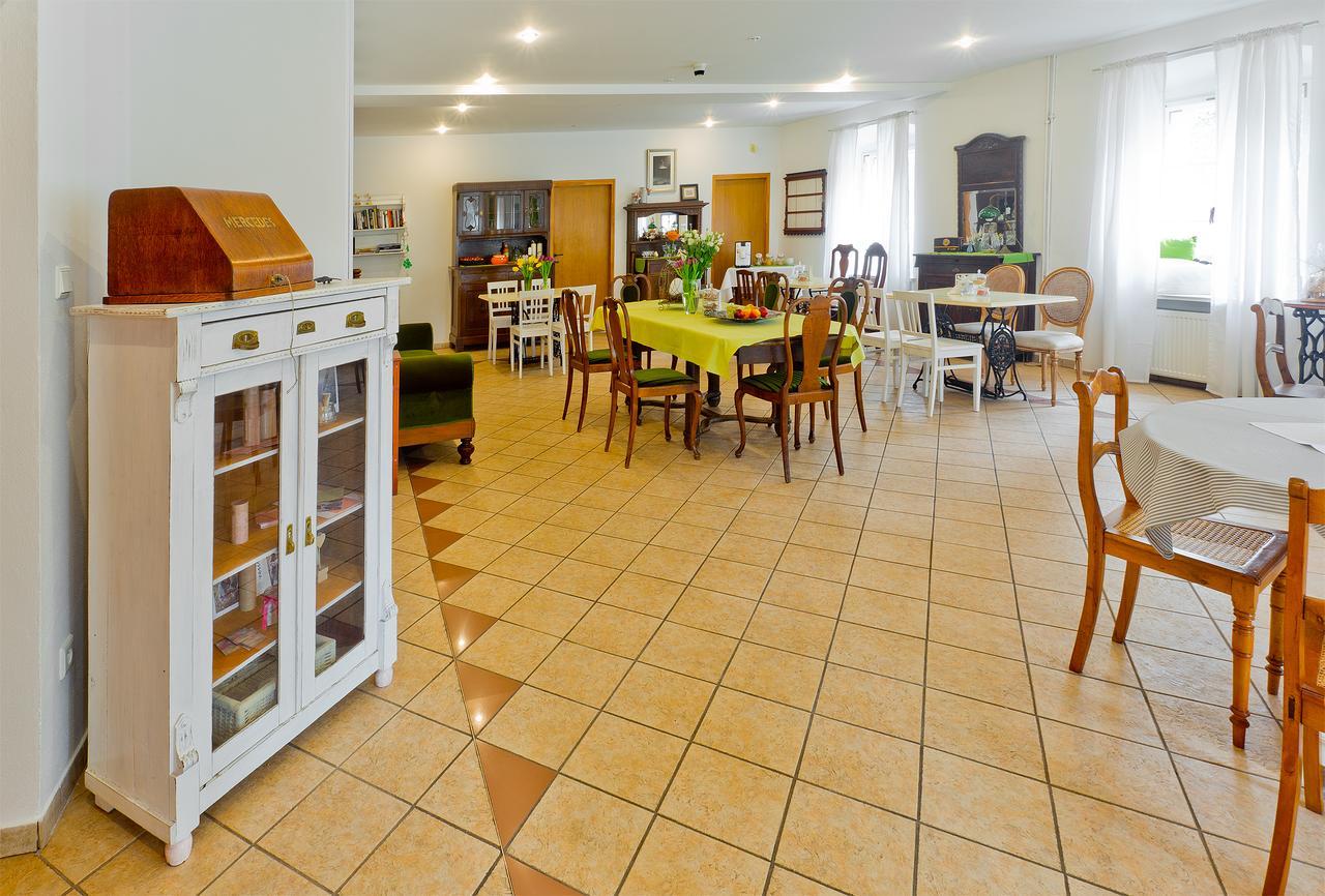 Barokowy Zakatek Bed & Breakfast Swidnica  Luaran gambar